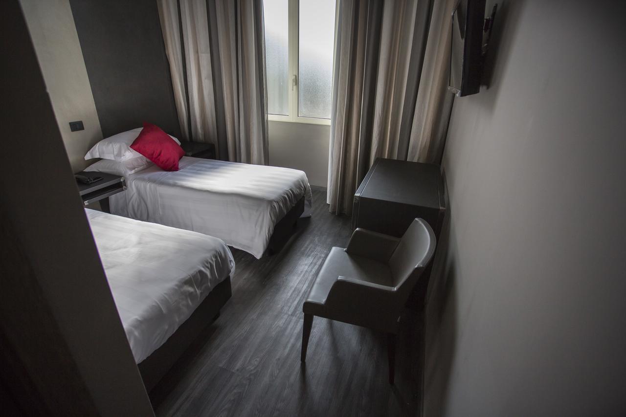 רומא V99 Hotel מראה חיצוני תמונה
