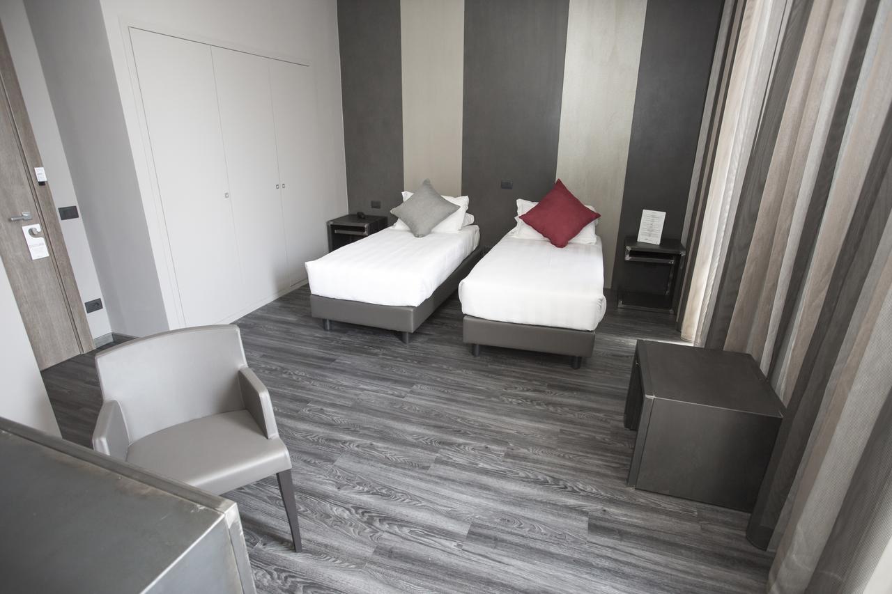 רומא V99 Hotel מראה חיצוני תמונה
